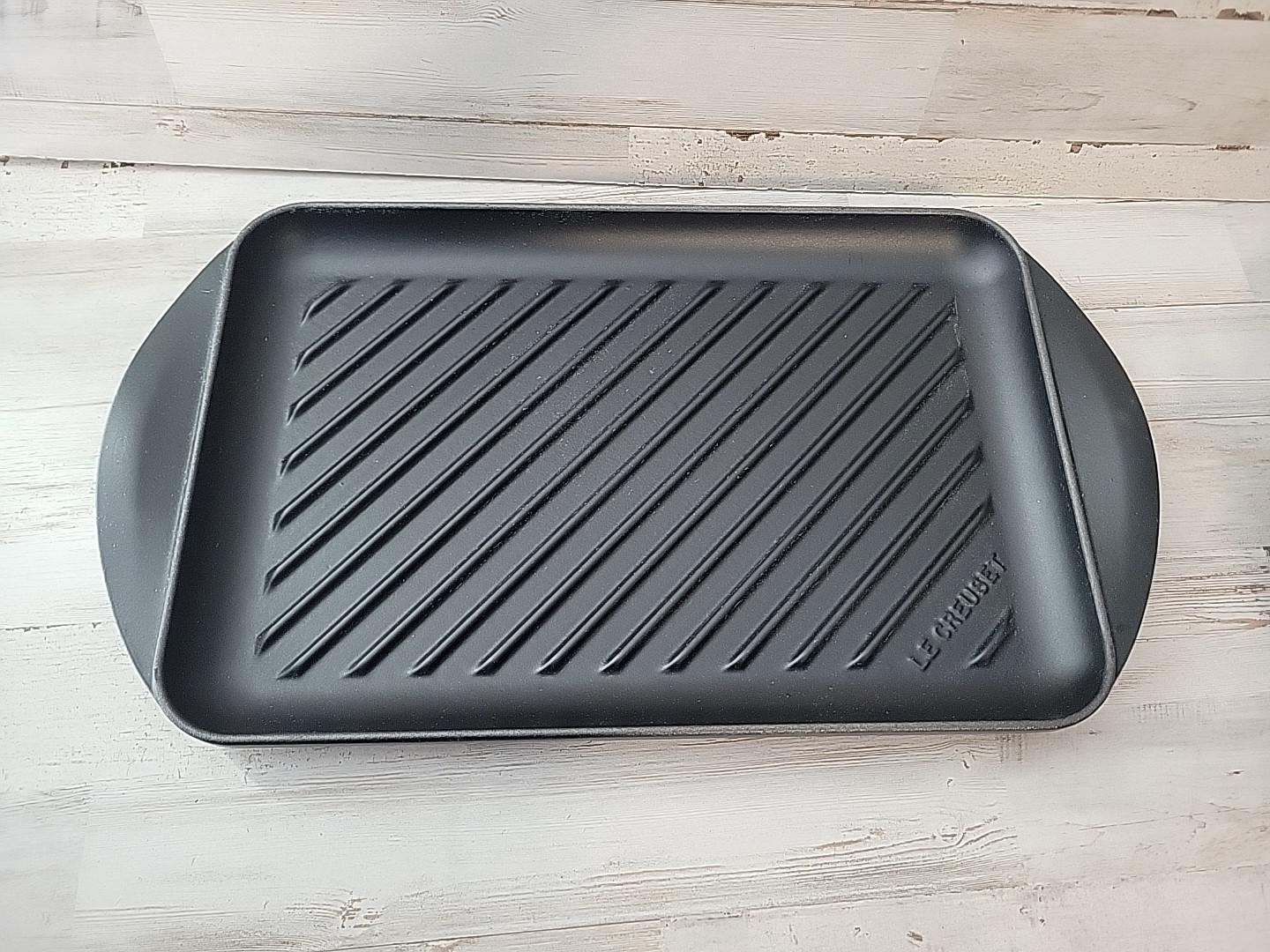 Le Creuset Enameled Cast Iron Skinny Grill Matte Black
