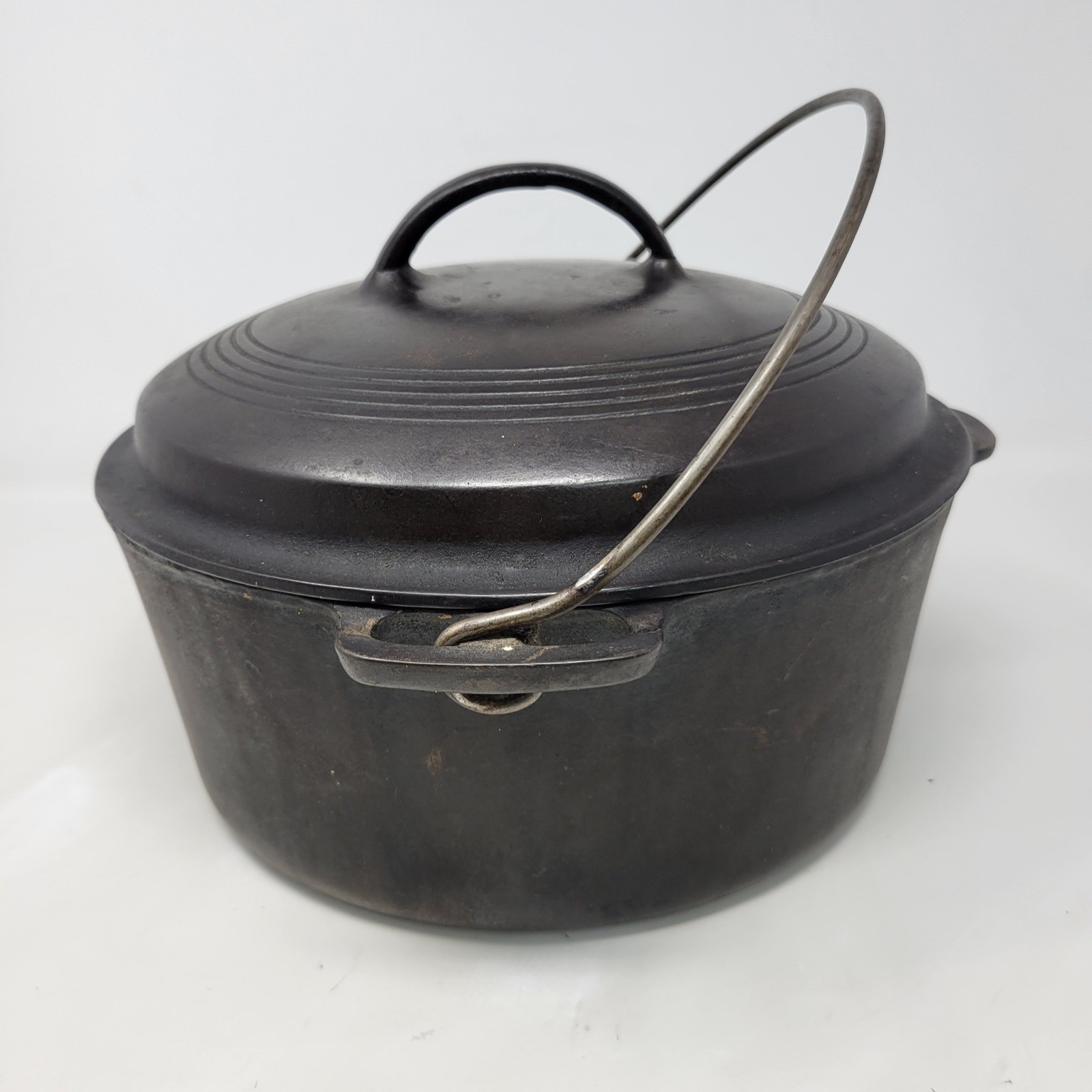 Wagner Ware Sidney -O- Cast Iron Dutch Oven 1268 Zig Zag Lid 10in Vintage USA