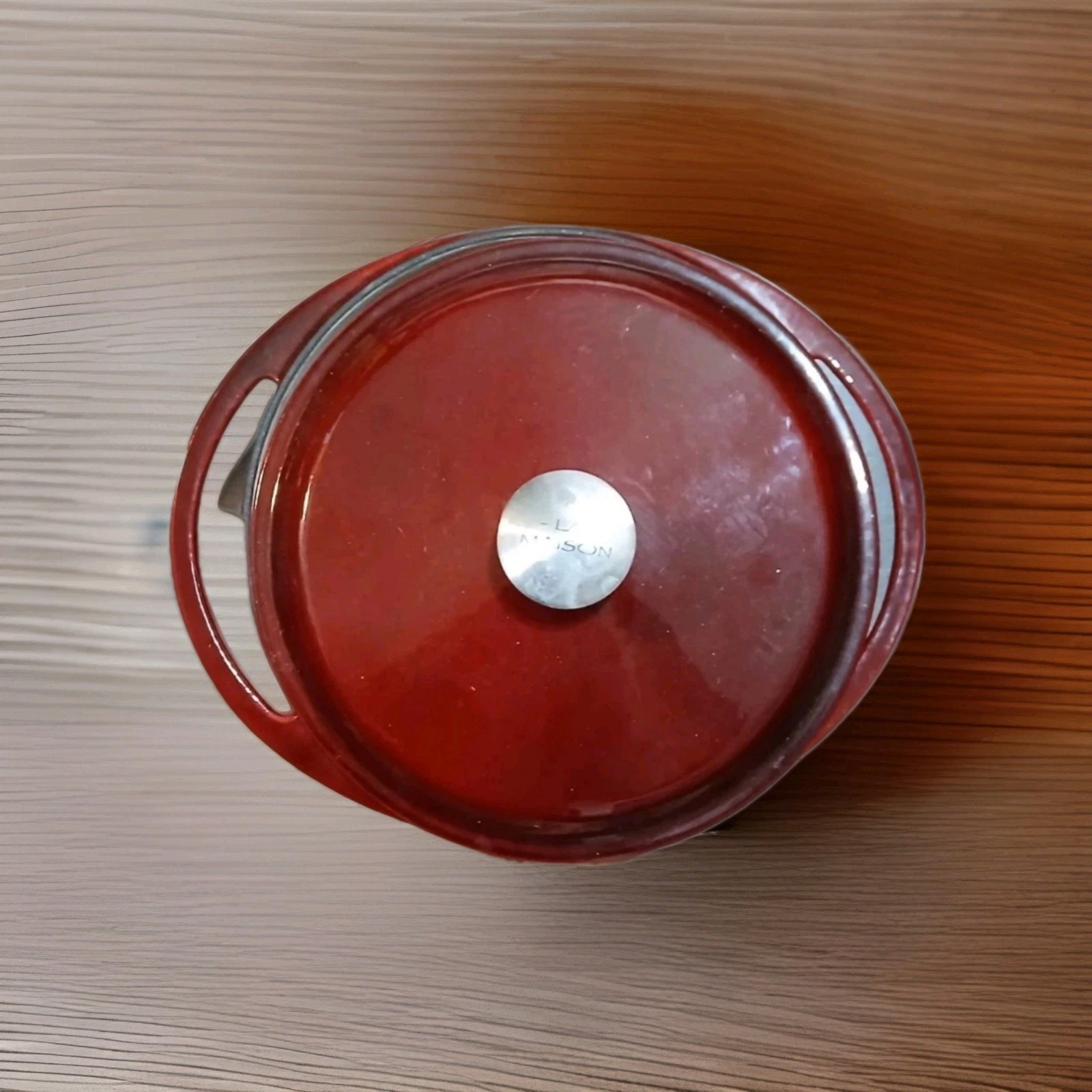 La Maison 4.2 Qt, Enameled Cast iron Casserole w/Lid Maroon.