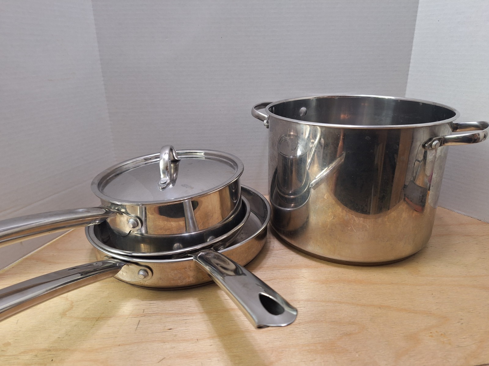 Martha Stewart 8 Qt & 2 Qt Stock Pot , 8 In & 12 In Frying Pan Stainless Steel