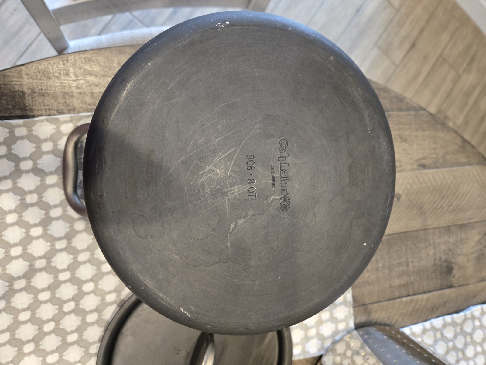 Calphalon Stock Pot Large 8 Qt, #808 Hard Anodized Made USA & Strainer