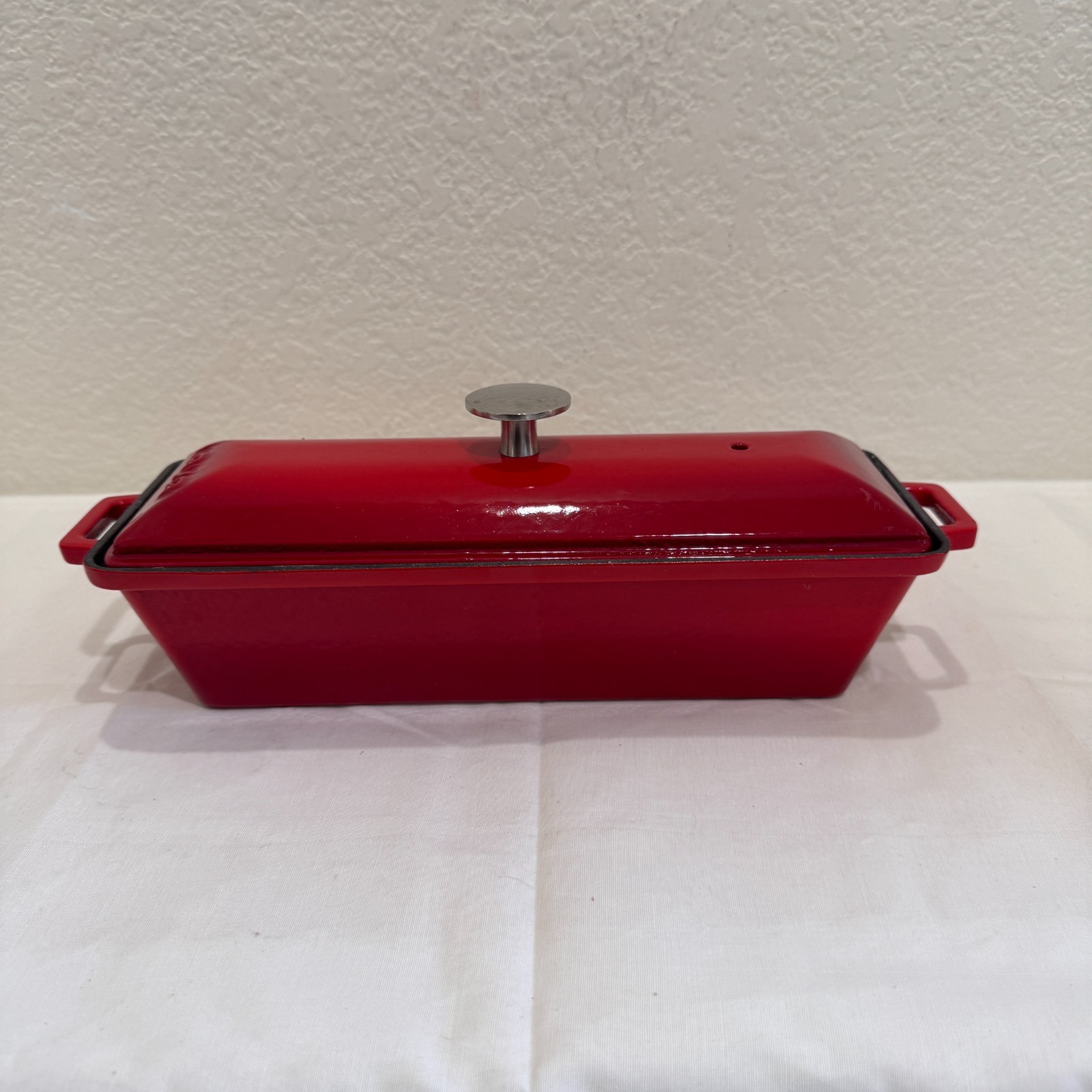 LAVA Signature Red Enameled Cast Iron Rectangle Terrine Pot Pan 1L w/ Lid
