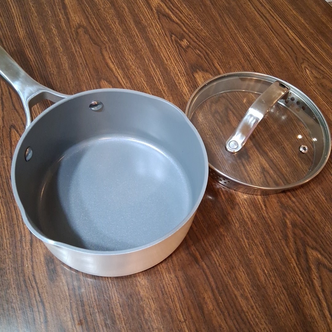 Figmint Nonstick 1 Qt. White Ceramic Coated Aluminum Saucepan & Lid NEW Cond.