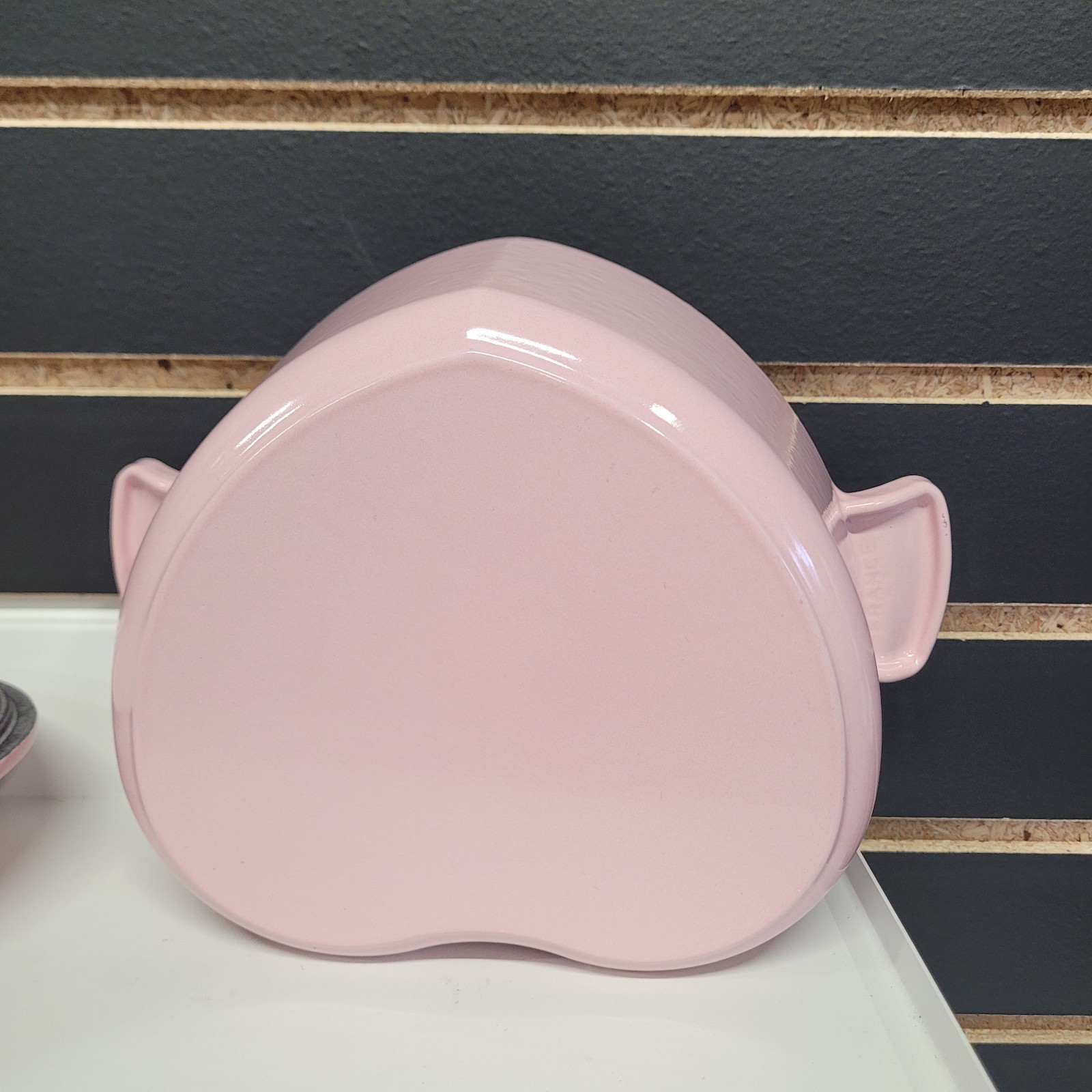 Le Creuset Cocotte D’amour Dish SHELL PINK 1L Heart shaped Cast Iron