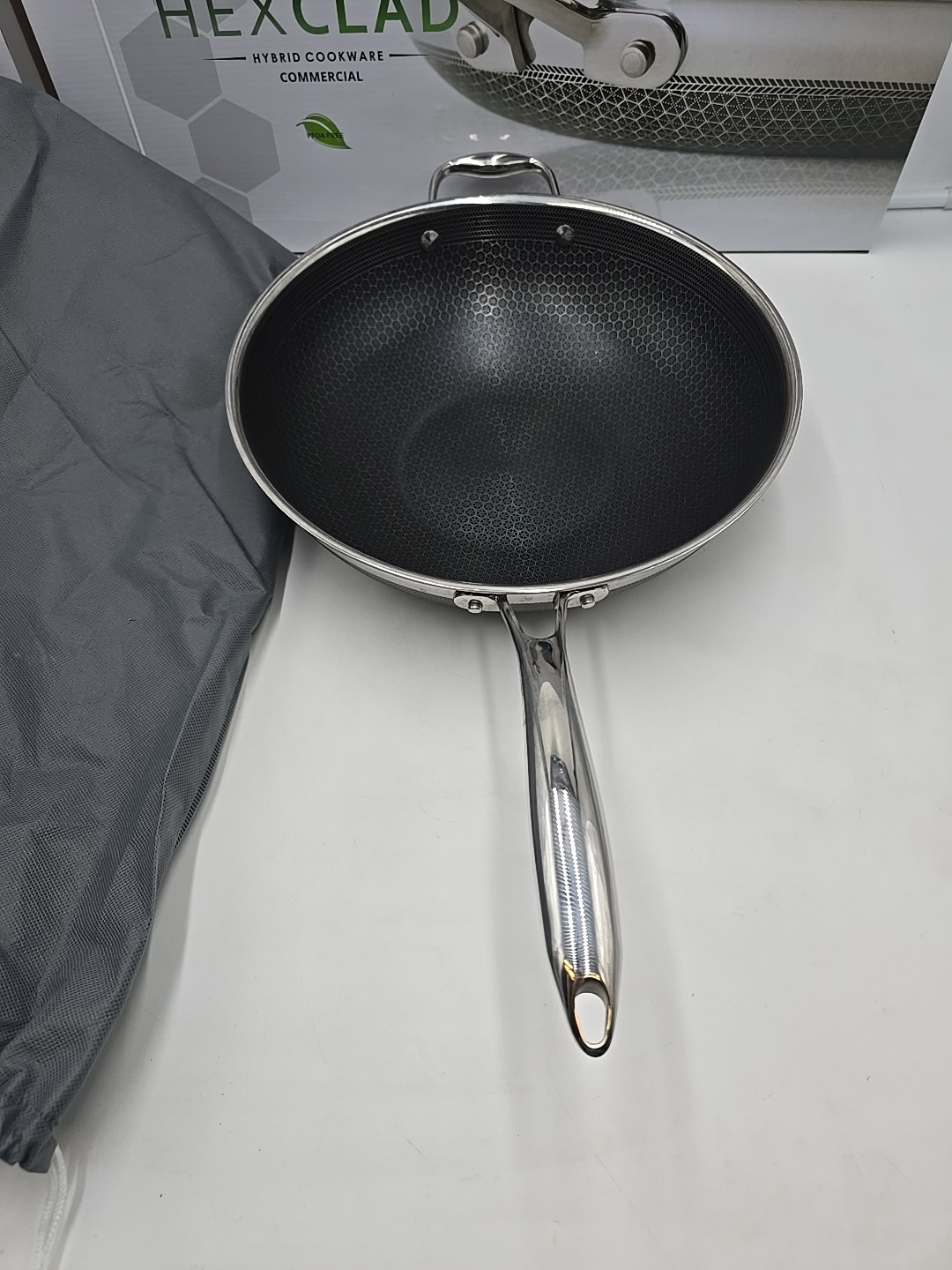 HexClad Hybrid Nonstick 7-Piece Cookware Set, 8, 10, 12″ Pans & 12″ WOK, Lids