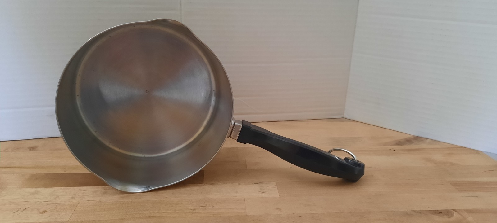 Farberware 1 Qt Double Pour Spout 18/10 Durable Stainless Steel Sauce Pot W Lid