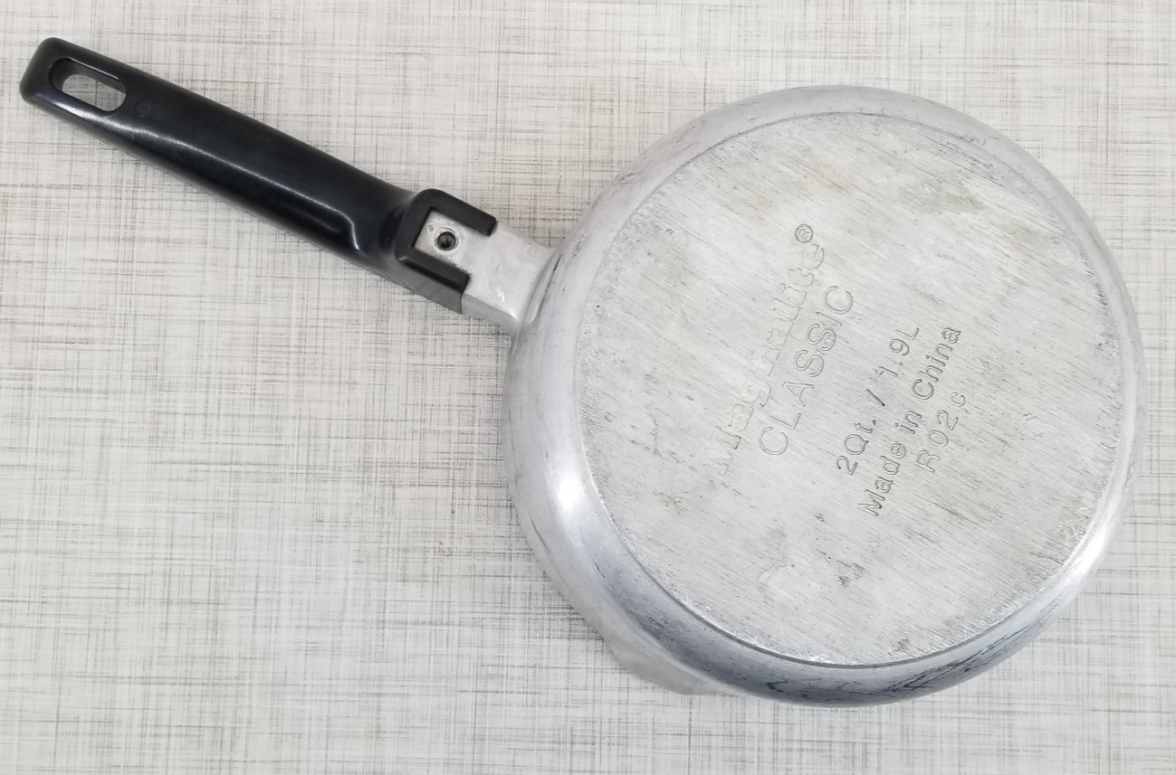 Magnalite Classic 2 Qt / 1.9 L Saucepan Double Spout 6.5″ Wide