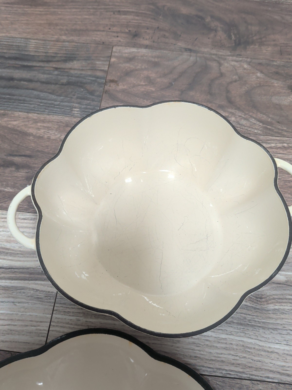 Techniques Garlic Clove Cast Iron Dutch Oven with Lid