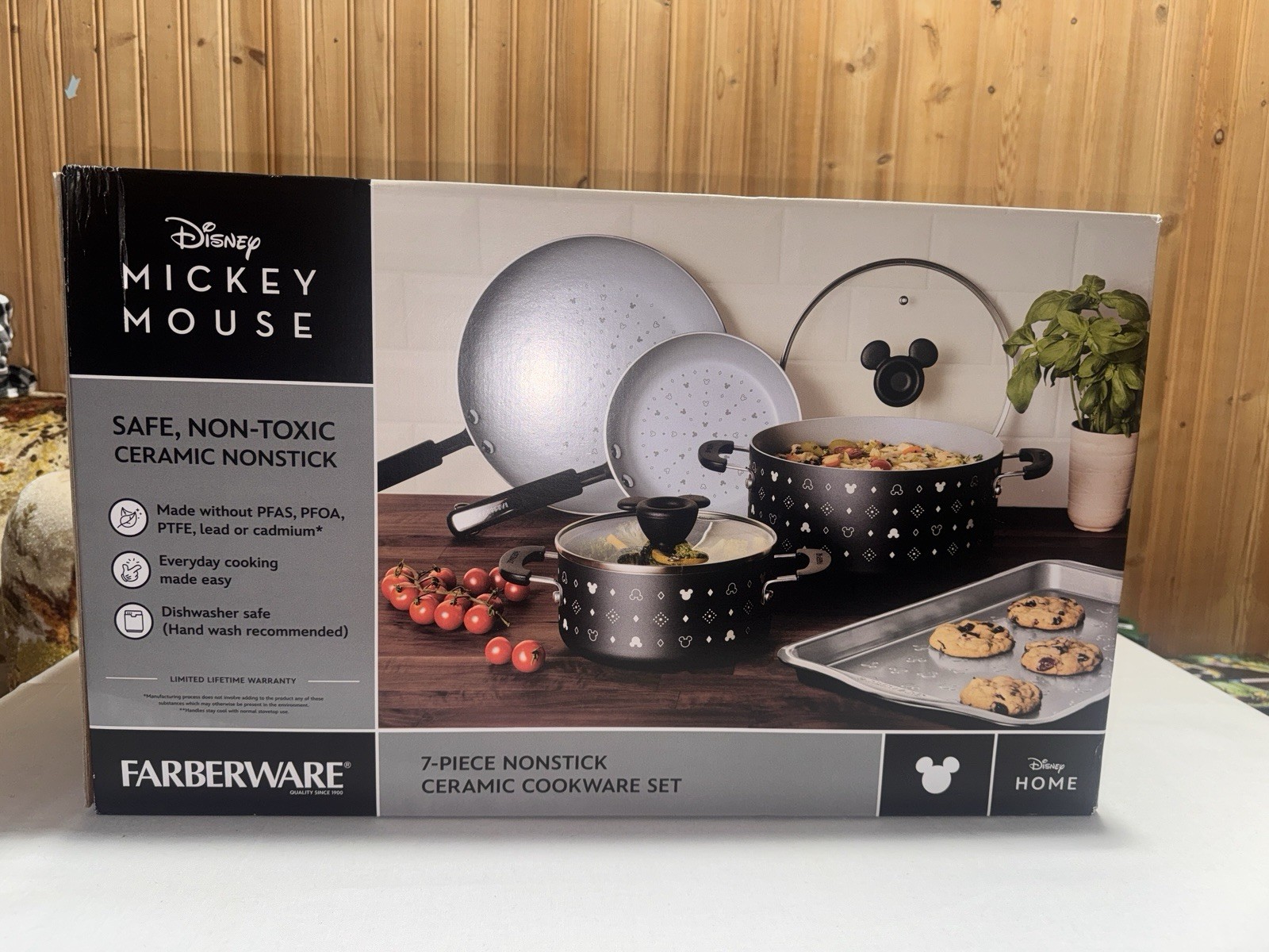 Farberware Disney Mickey Mouse Monochrome 7pc Ceramic Nonstick Cookware Set NEW
