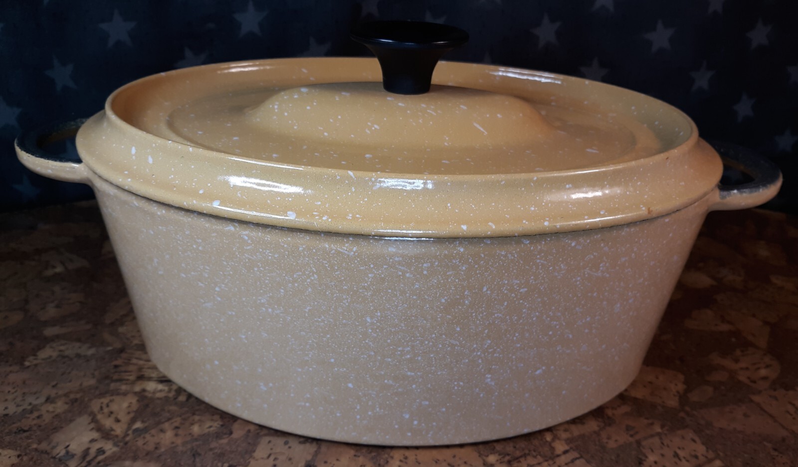 CAST IRON Made in France 27cm Speckled Yellow Oval casserole with lid 4.5 Quart