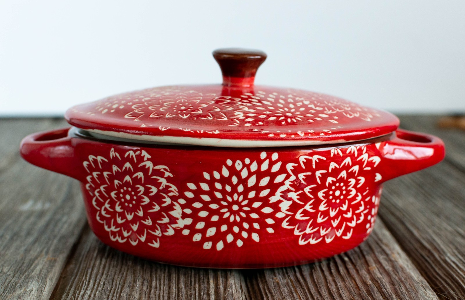 Sterling Home Red & White Oval Mini Ceramic Casserole Dish with Lid Unused