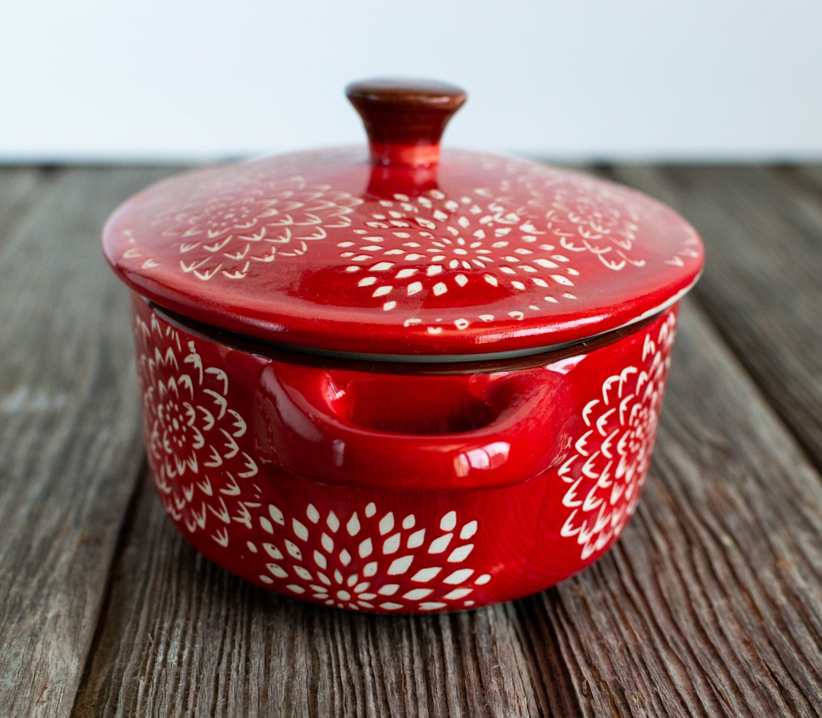 Sterling Home Red & White Oval Mini Ceramic Casserole Dish with Lid Unused
