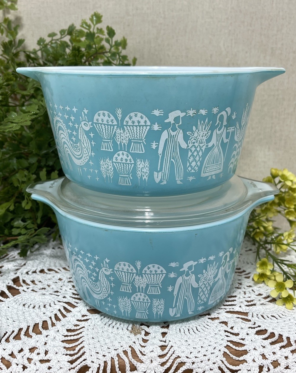2 Pyrex Turquoise Amish Butterprint 473 1 Quart Casserole Dish with 1 Lid 1950s