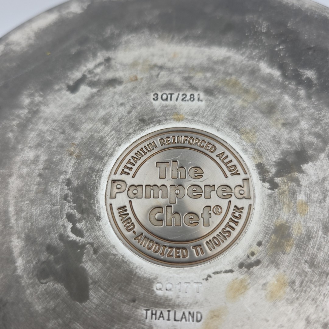 Pampered Chef Professional Pot Non-Stick 3 Qt 2.8L Sauce Pan With Lid Gray