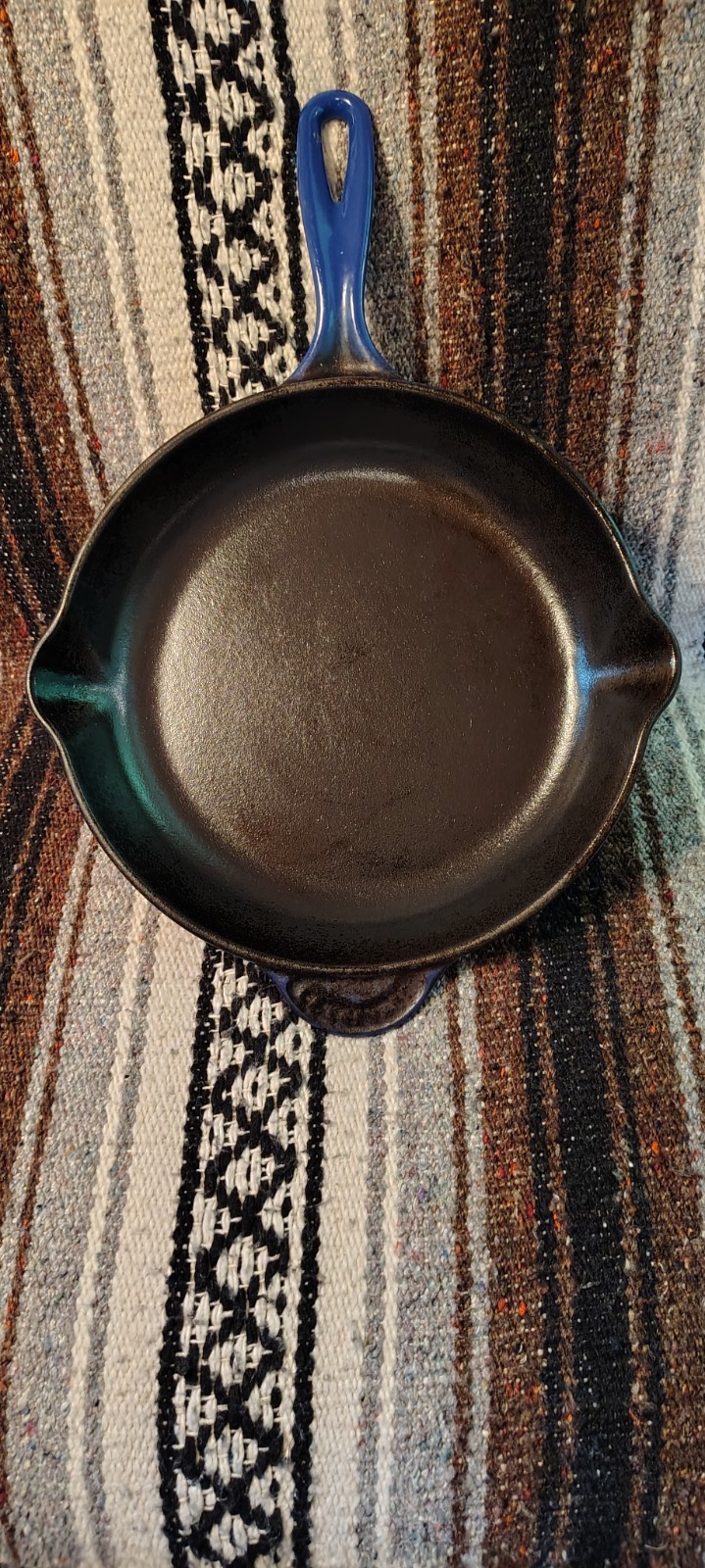 Le Creuset Signature 10in Enamel Cast Iron Skillet Blue Long Handle Pour Spout