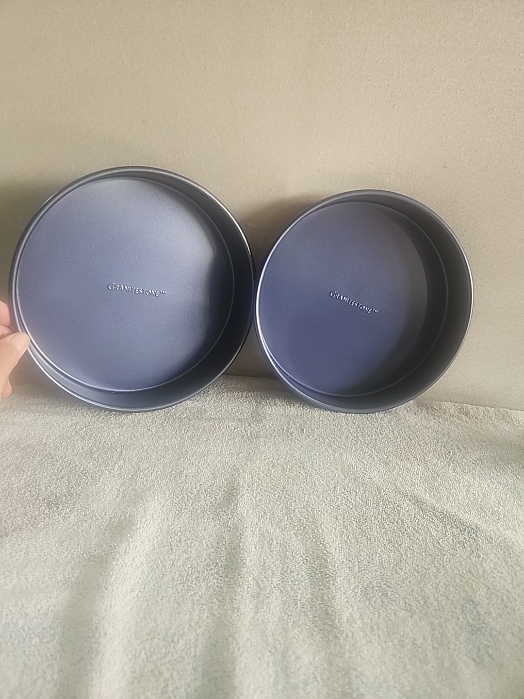 2 Blue Granitestone Cake Pan 9.5″ New (Few Minor Scratches)