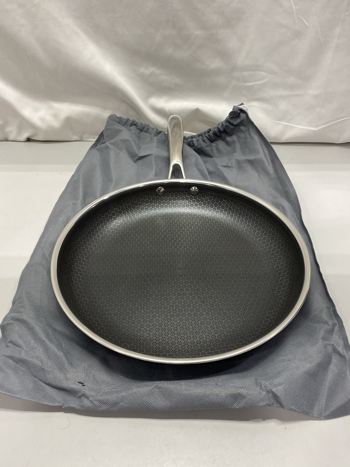Hexclad Hybrid Ceramic Nonstick 12inch Frying Pan