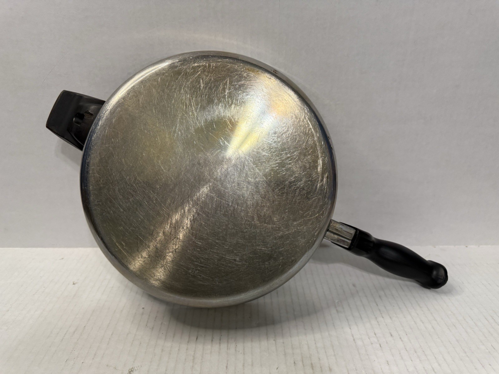 CUTCO 5 Ply Aluminum Core 11.5” Fry Pan With Lid Made In USA