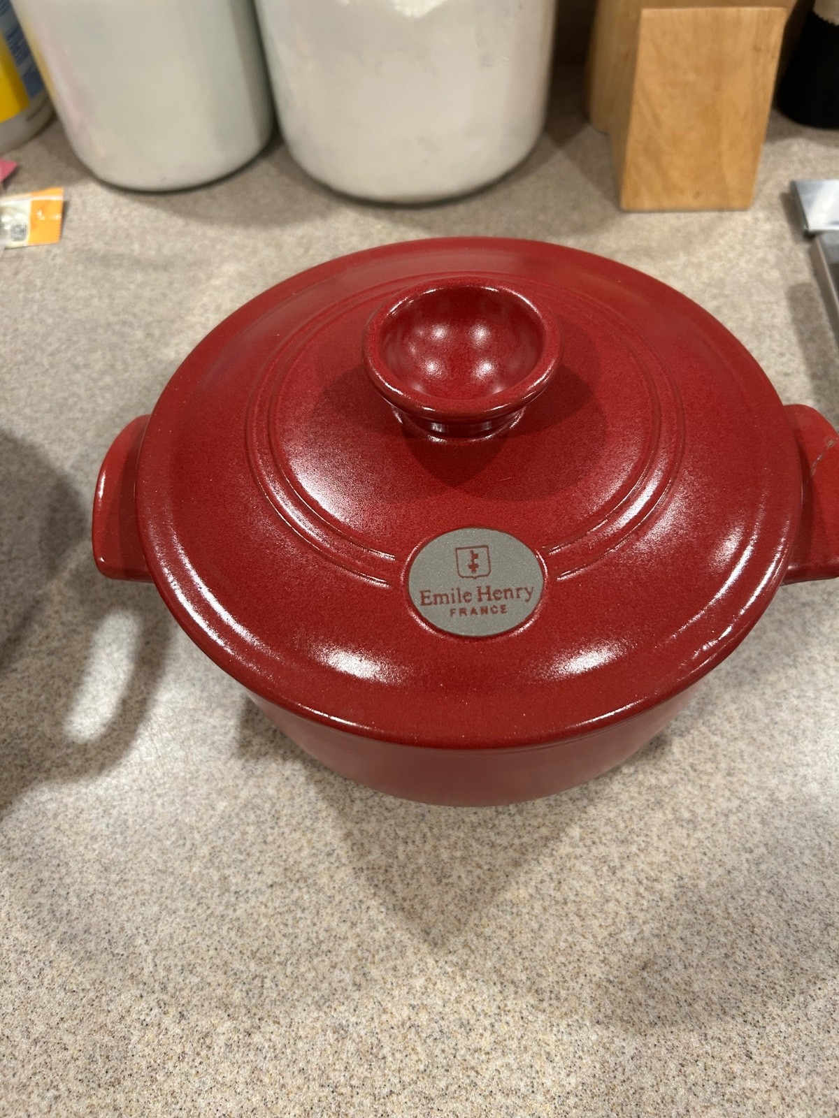 emile henry 2.6qt dutch oven never used