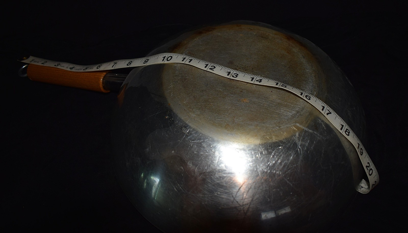 Mirro Aluminum Non-Stick Pan / Skillet ~ 12″ Diameter x 3.5″ Deep ~ No Lid