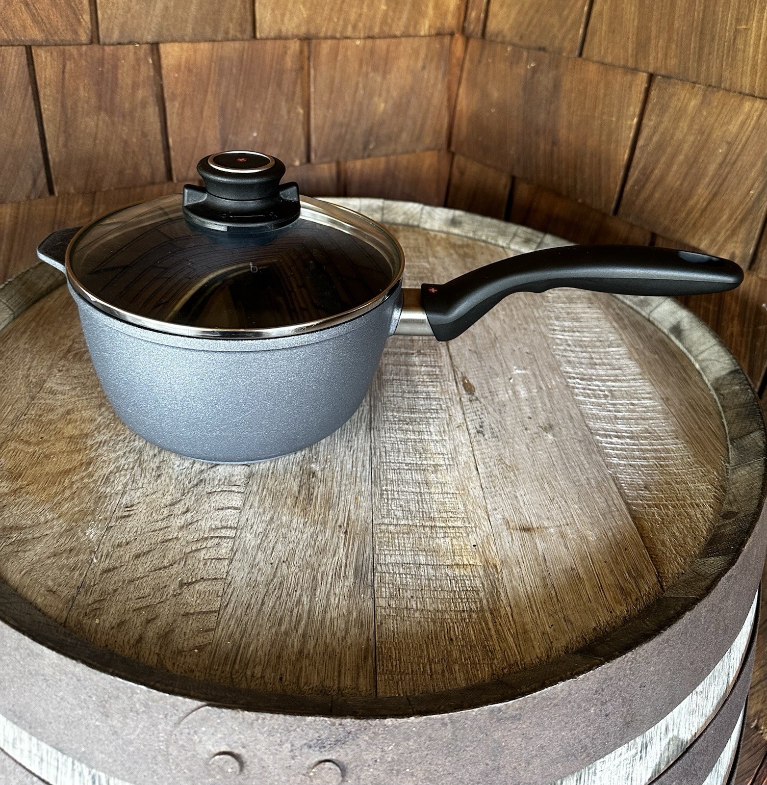 Swiss Diamond XD Nonstick 2.2qt Saucepan Cast Aluminum 7.5” w/Glass Lid Used