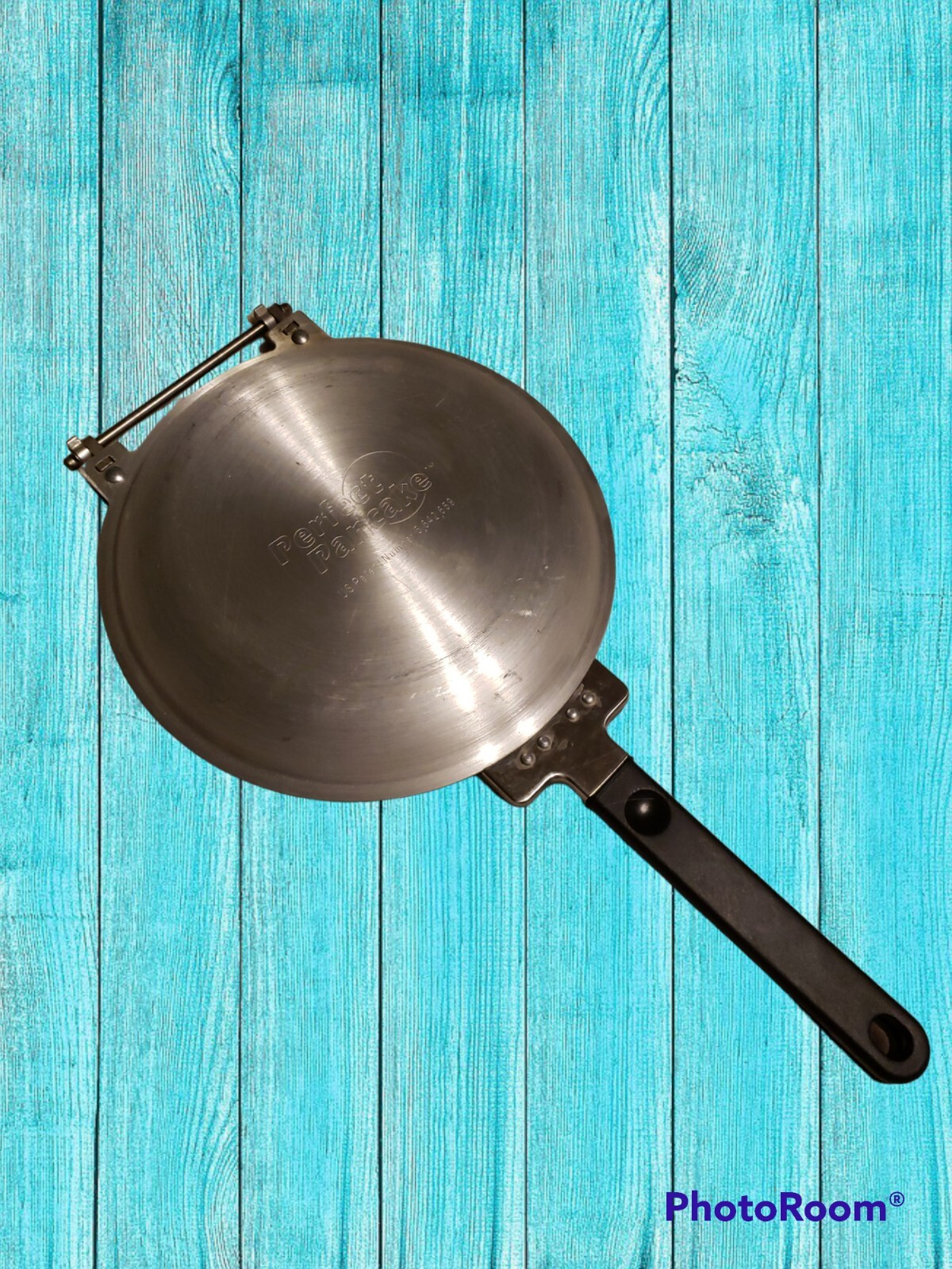 Perfect Pancake Pan Double Sided Hinged Pan Aluminum non stick Crepe Omelet Pan