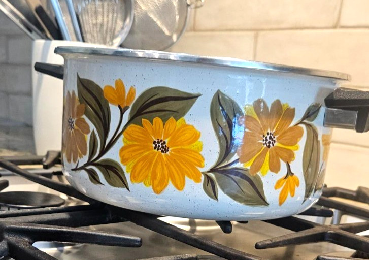 Vintage 70″s MJP Capri Enamelware Pot Orange Daisy Floral MCM Spain No Lid