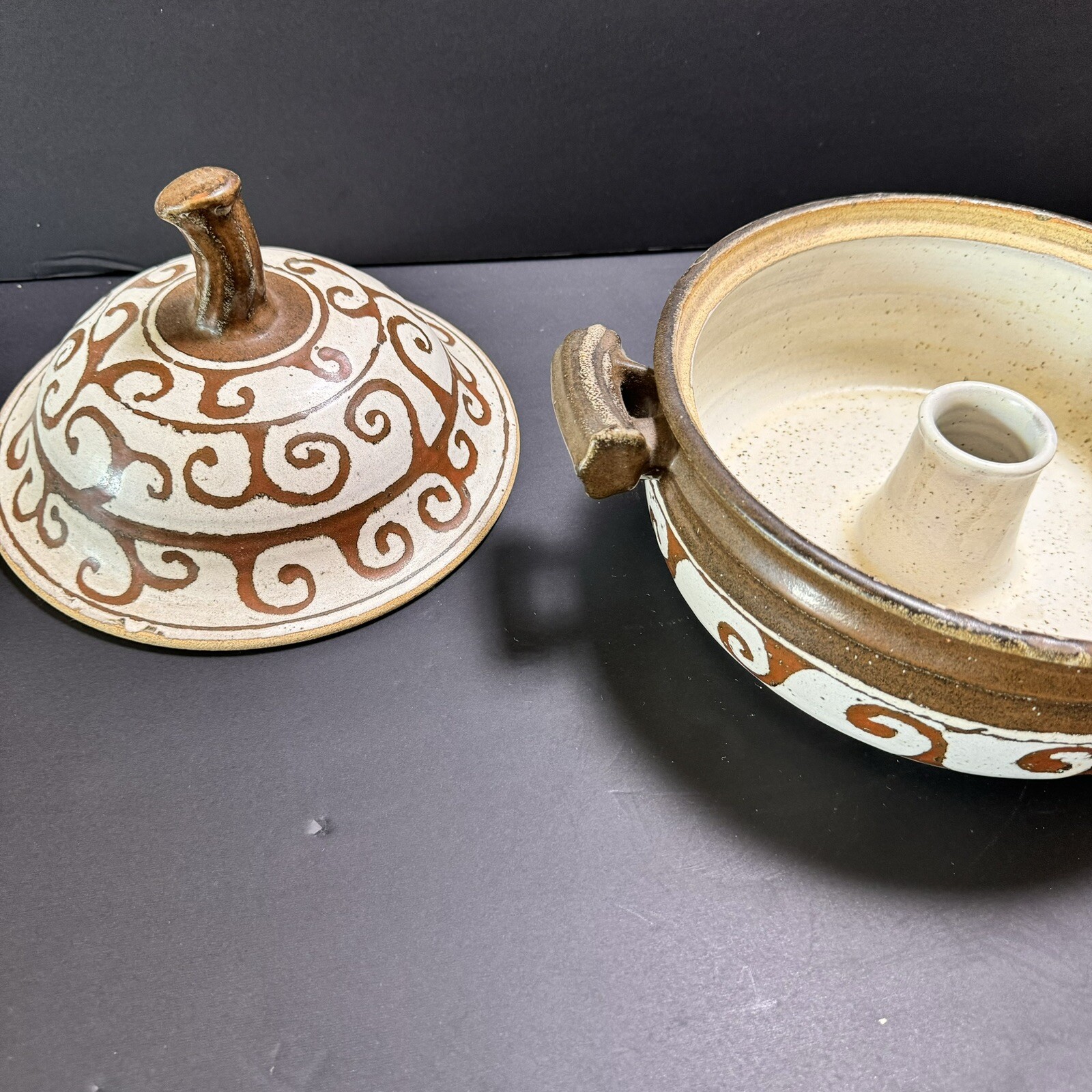 Vtg Stoneware Earthenware Clay Steam Baking Dish Brown Signed Studio Pottery