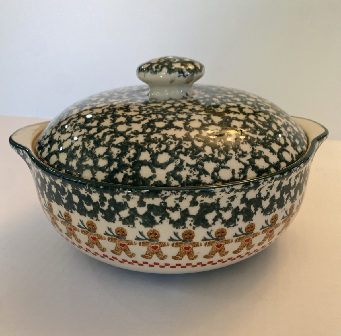 TIENSHAN Folk Craft Ginger Bread by Tienshana 2 Qt Round Covered Round Casserole