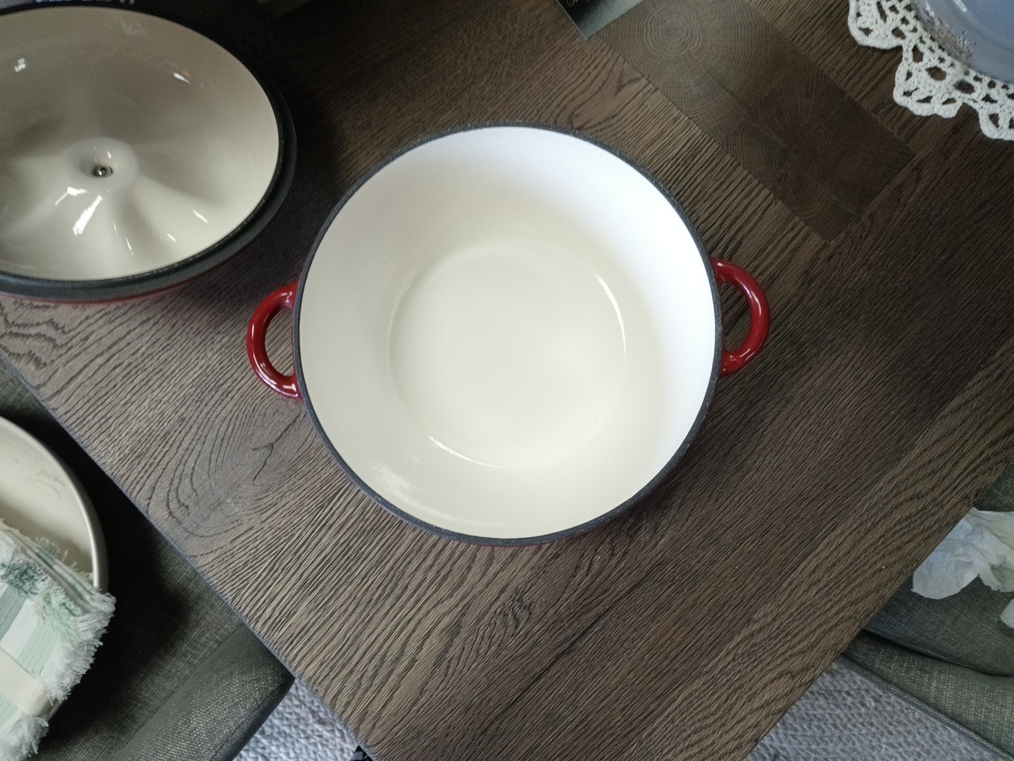 Technique Brand Cast Iron/Enamel Dutch Oven Red Tomato/Apple