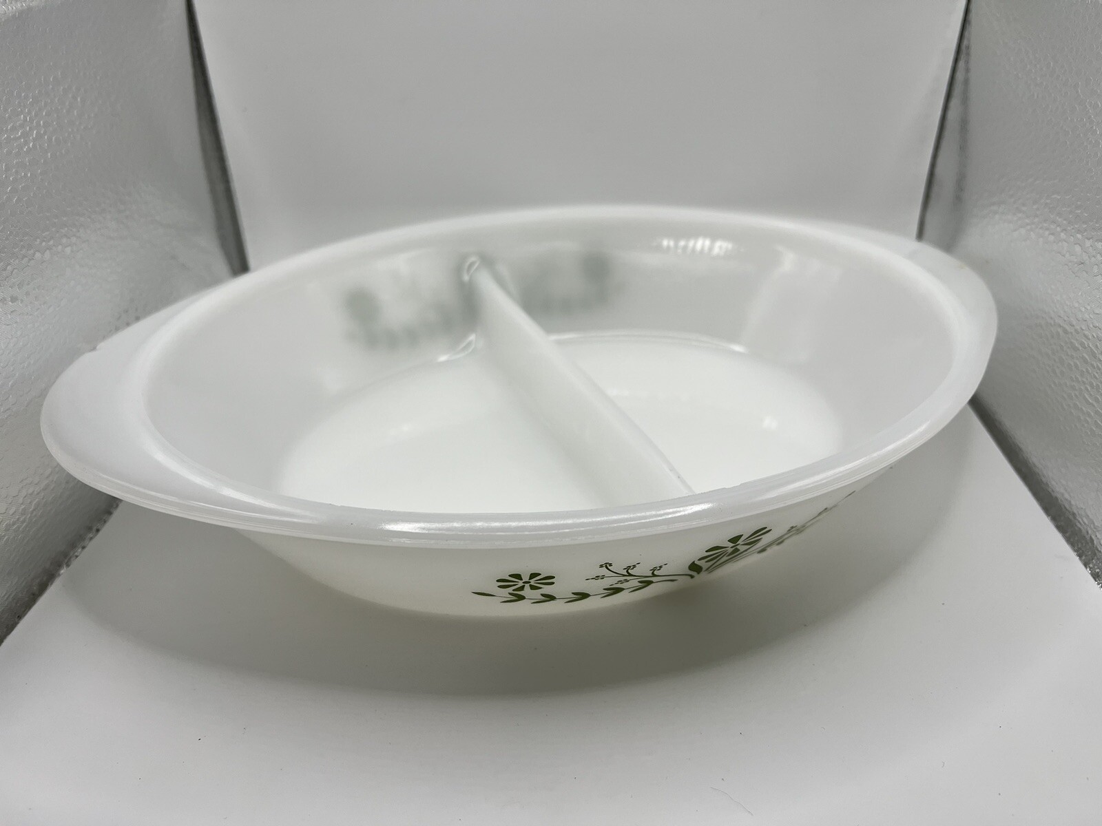 GLASBAKE GREEN DAISY MILK GLASS 10 INCH DIVIDED J2352 CASSEROLE / SERVING DISH