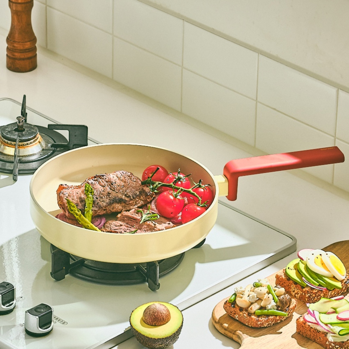 Danish Forged Nonstick 9.5″ Frying Pan, Induction Compatible Tamagoyaki Skillet