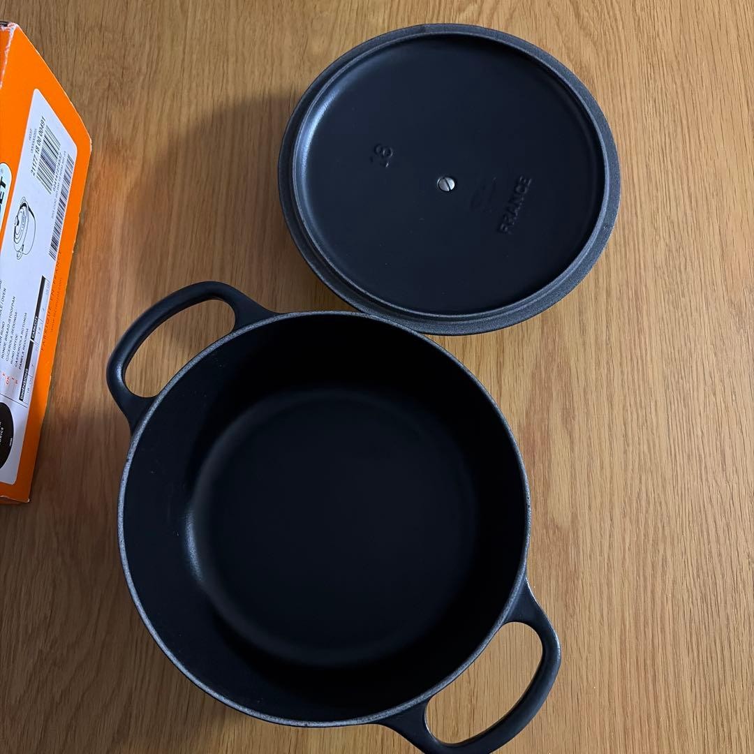 Le Creuset 18cm Matte Black Cast Iron Dutch Oven Two-Handed Pot Used