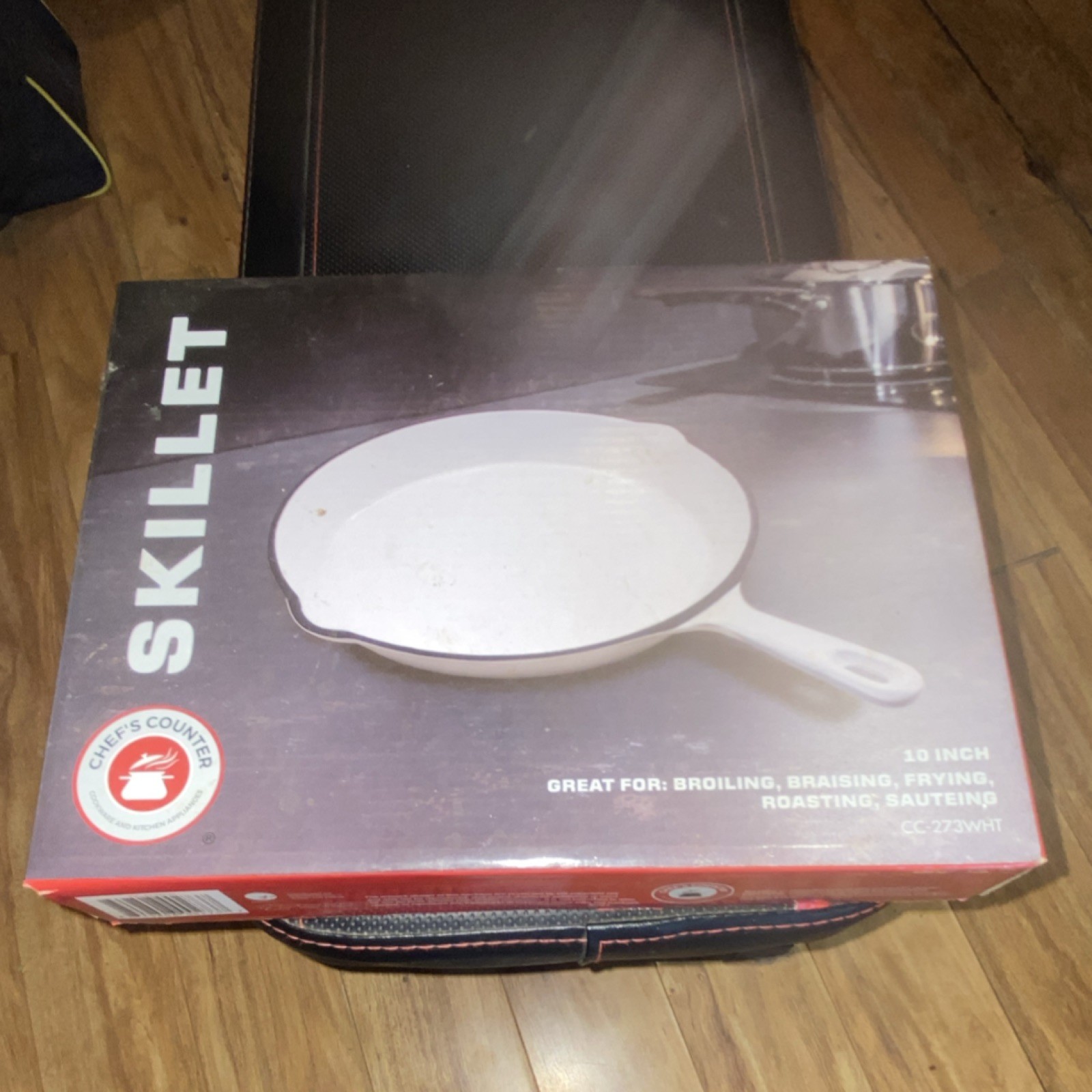Chef’s Counter 10″ White Cast Iron Enamel Skillet CC-273WHT Frying Pan
