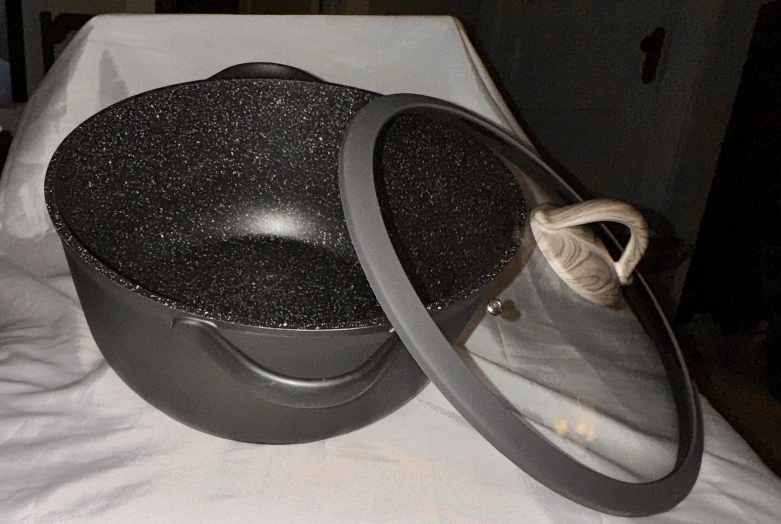 D&W Deane & White 11″ NonstickLow Casserole Pan wLid Wood Effect Handle 4.2qt