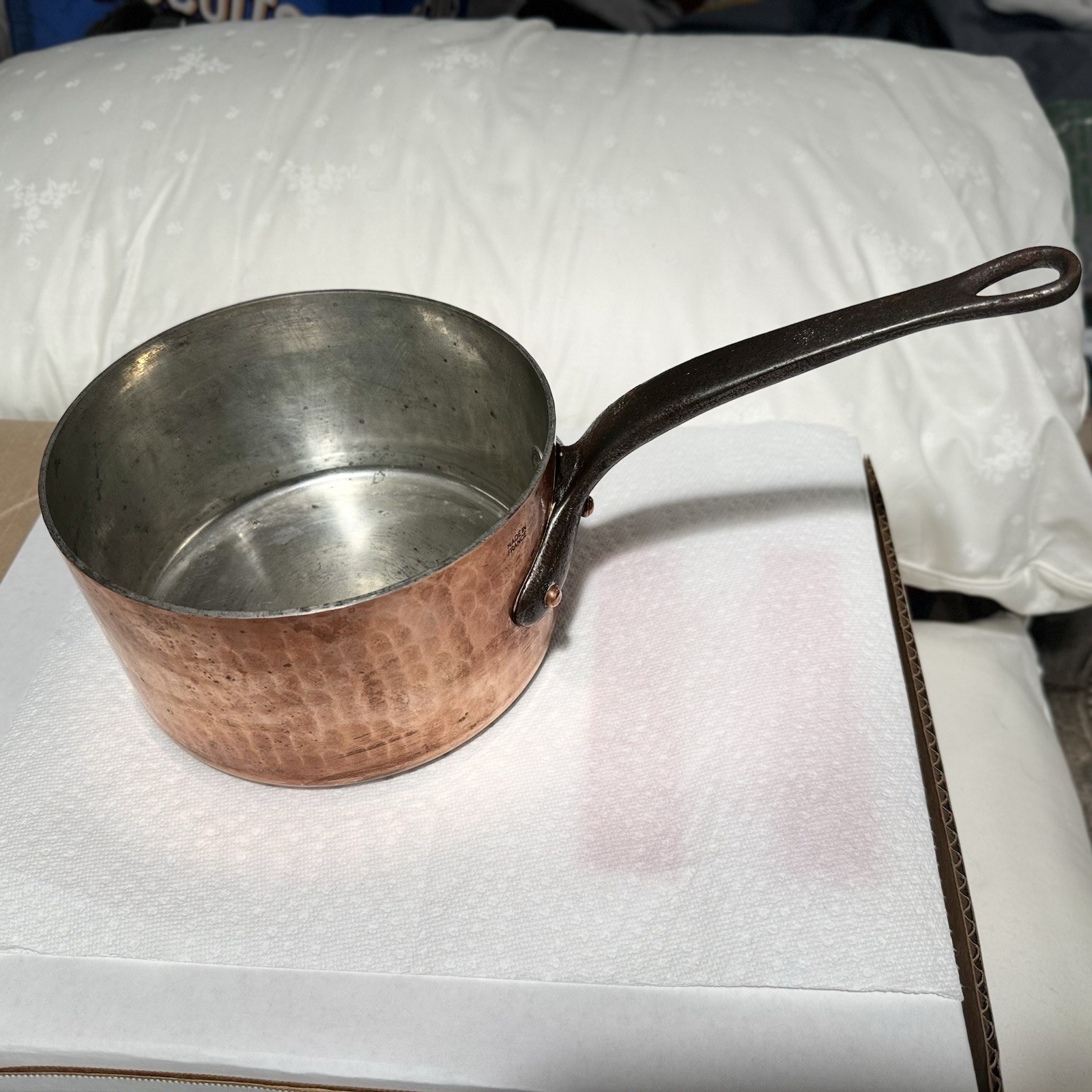FRANCE COPPER. POT IRON HANDLE VINTAGE. Hammered Nice Condition