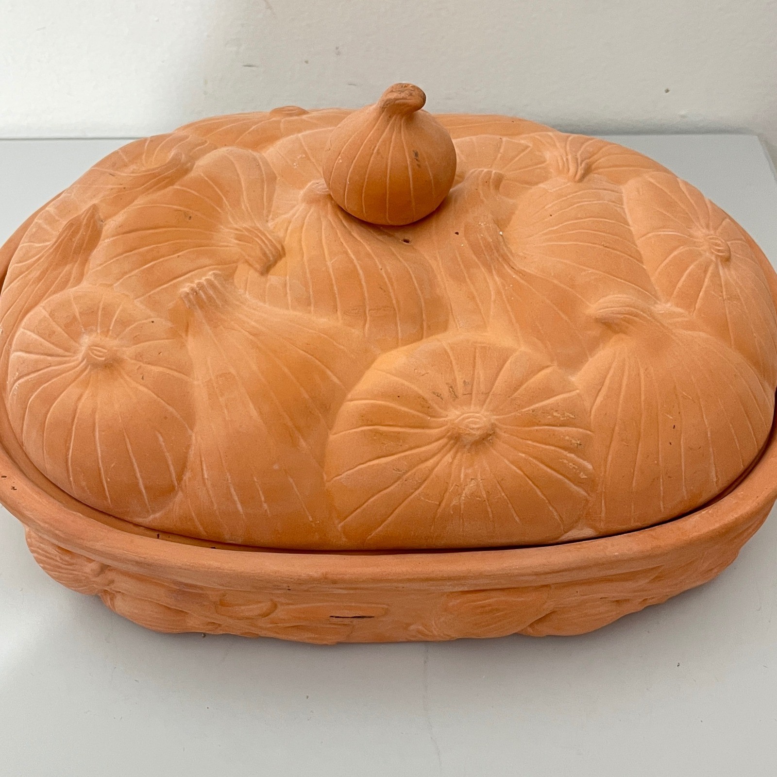 Boston Warehouse Terracotta Onion Baker Orange Vintage 1994 Embossed