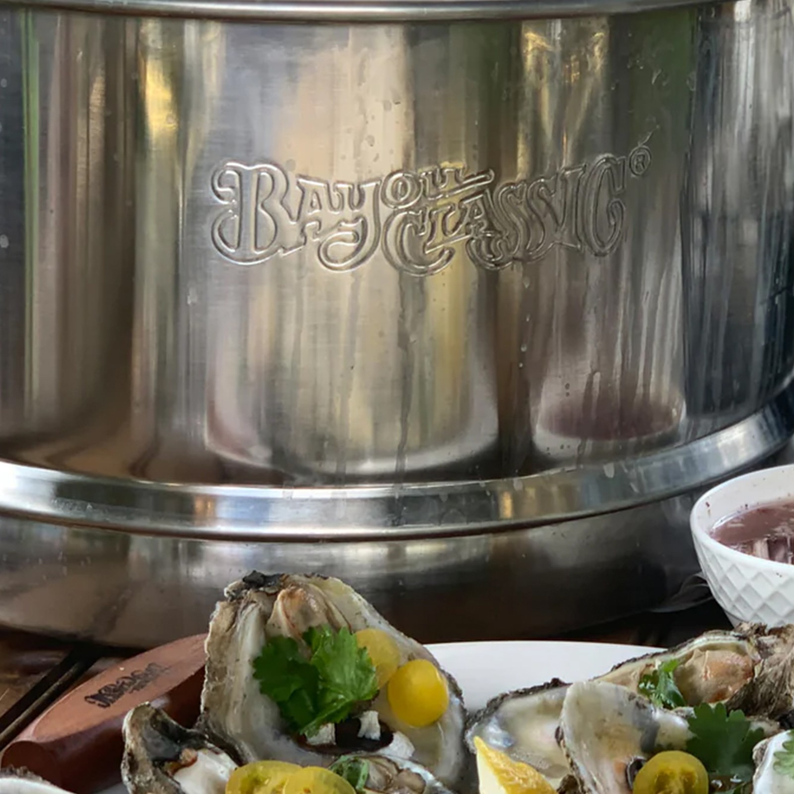 Bayou Classic Stainless Oyster Steamer, Large Seafood Vegetable Steaming Pot Lid