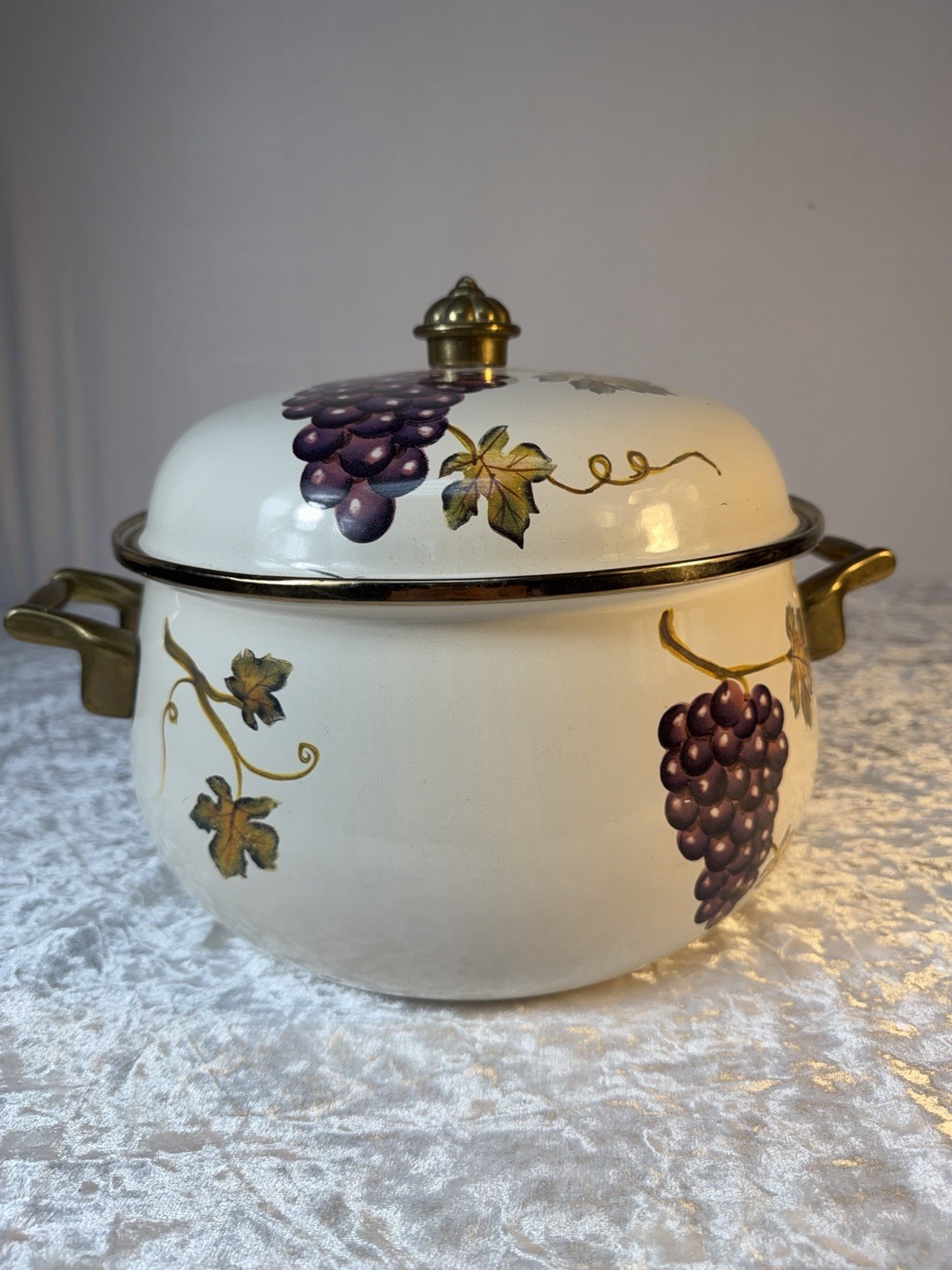 Villa Grande Grape Lidded Casserole Tureen Tabletops Unlimited Hand Painted 8 Qt
