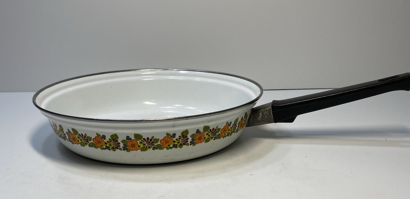 AUSTRIA EMAIL VINTAGE ENAMELWARE 7 PIECE POT & SKILLET SET-Orange Floral Granny