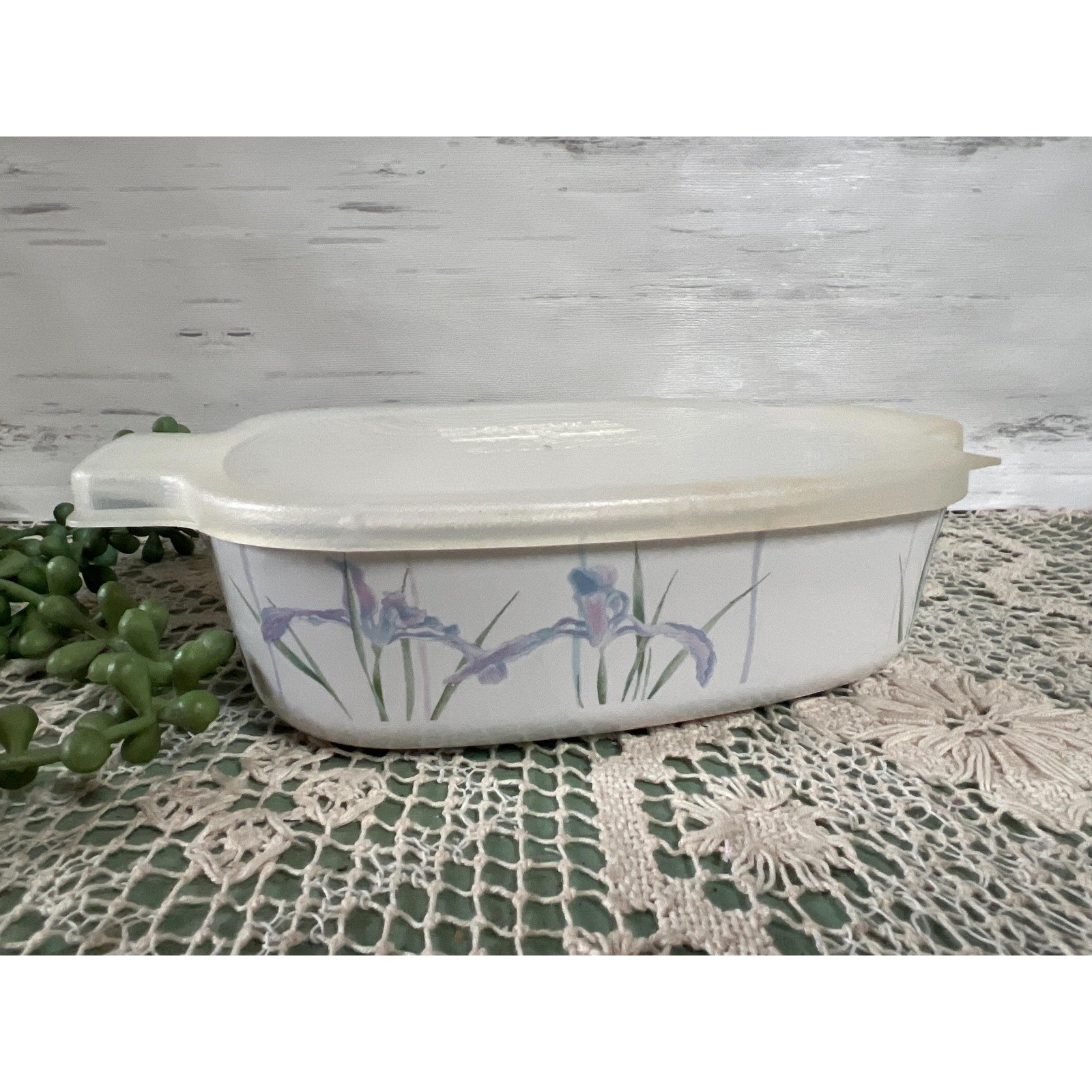 Corning Iris A-1-B with A 1 PC Plastic Lid 1 Liter Baking Dish