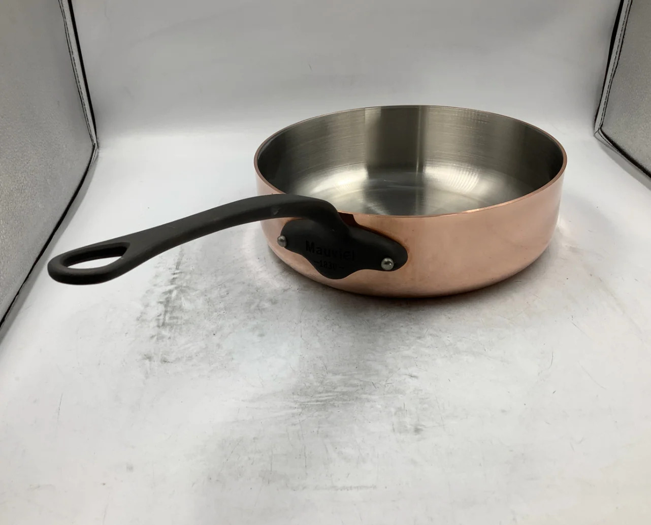 Mauviel M’Heritage 250 CI Copper Saute pan With Lid, Cast Iron Handle, 3.3-Qt