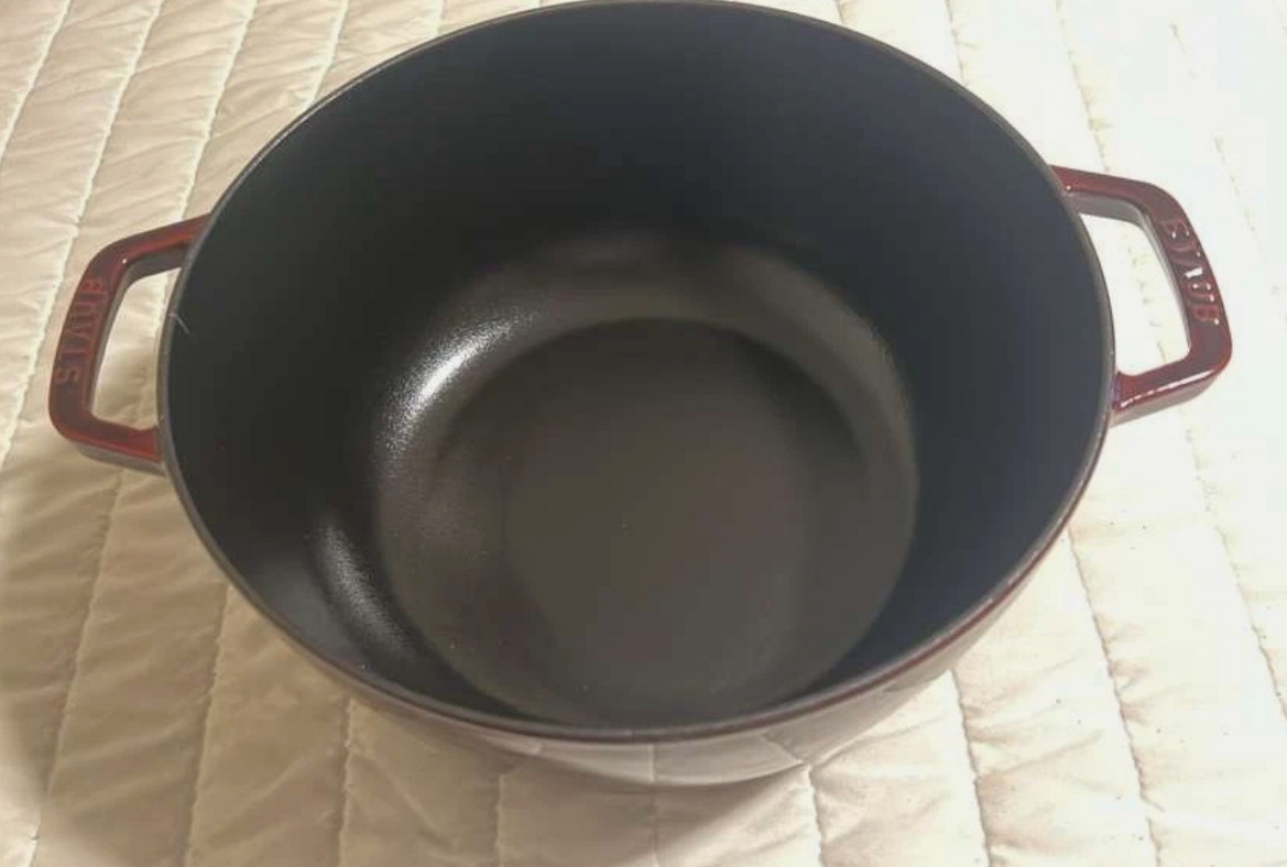 Staub Cast Iron 5.25 qt, Essential French Oven, Grenadine