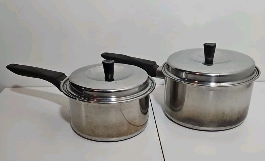 2 Vintage Stainless Flint Steel Ekco Pots Sauce Pans w’ Lids 1.5 & 2 Quarts N11