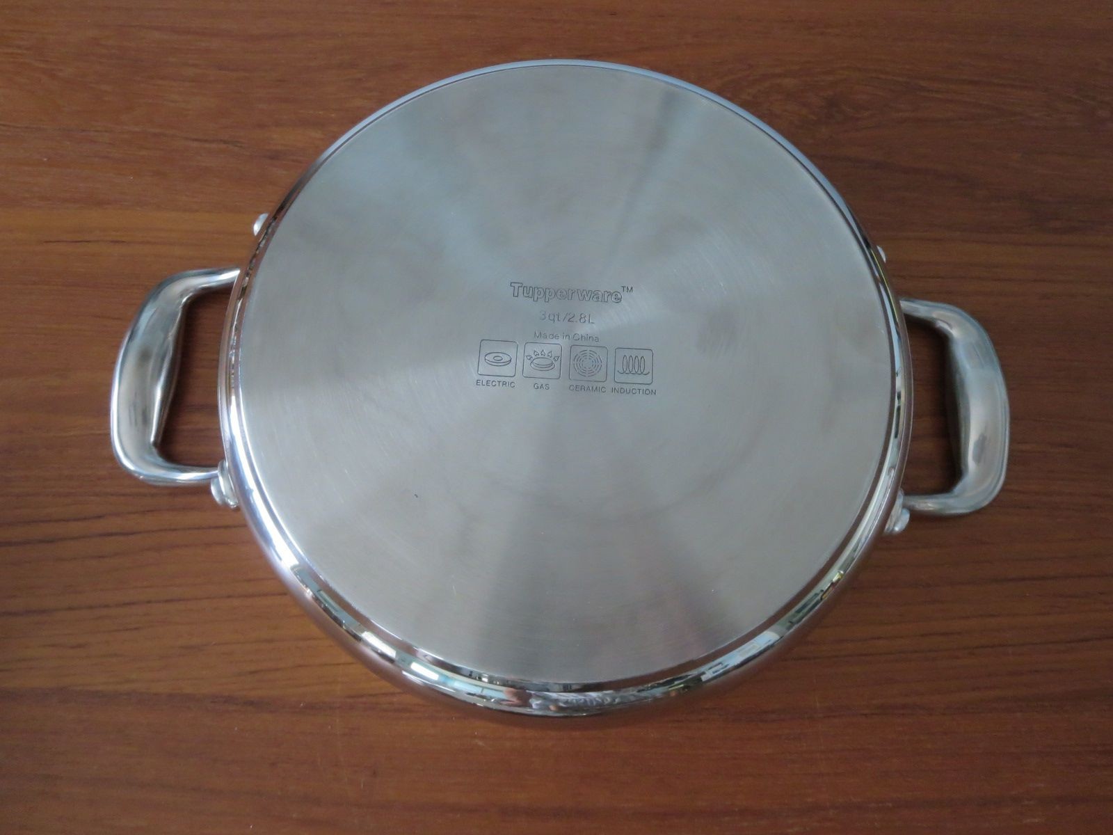 Tupperware Chef Series Stainless Non-Stick 3 qt / 2.8 L Casserole Pot Pan w/ Lid