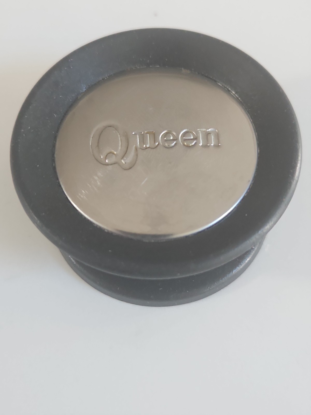 Amway Queen 2 1/4 inch diameter replacement handle / knob