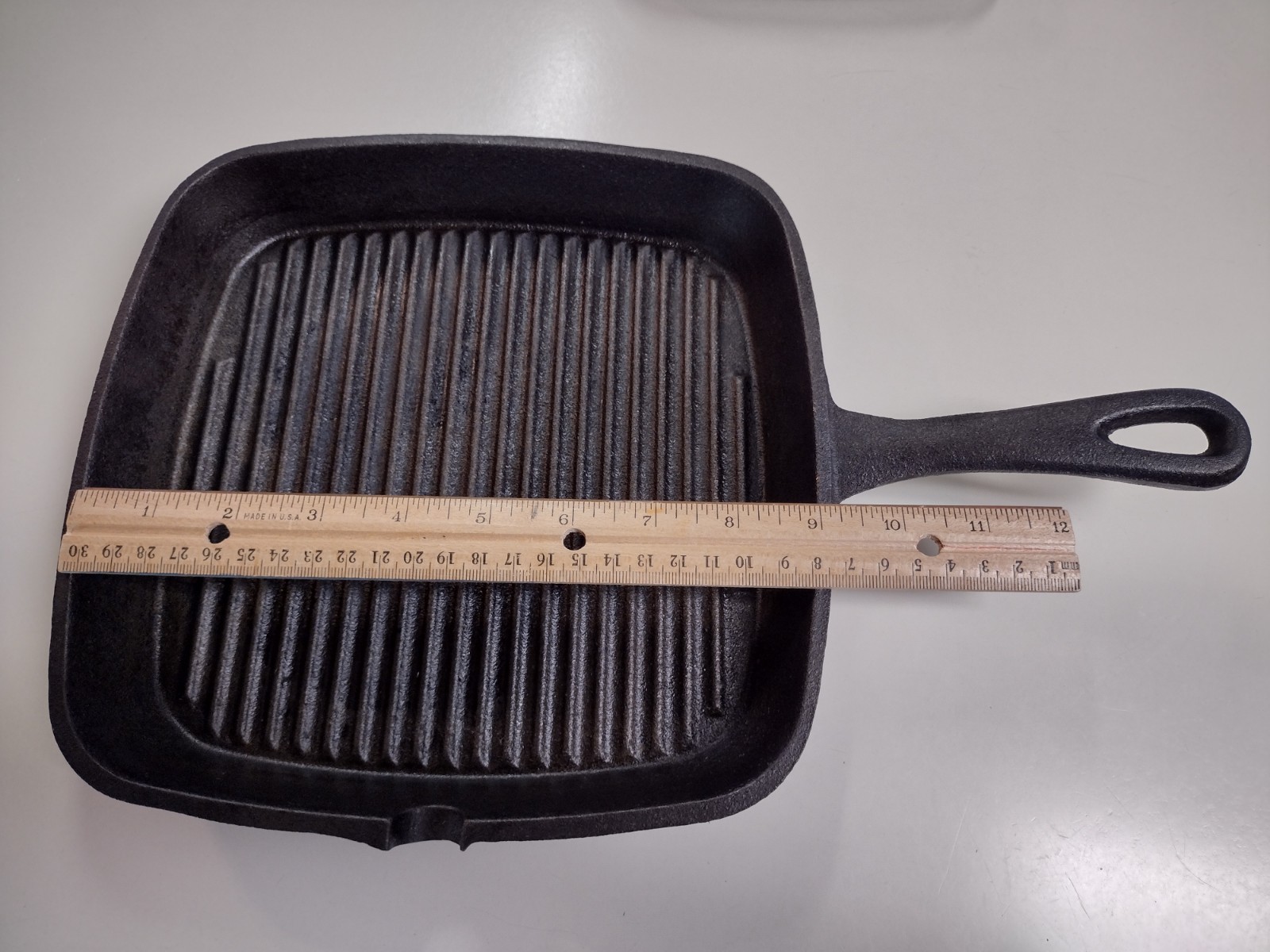 Cast Iron 8″ – 9″ Square Grill Pan Griddle with Panini Bacon Burger Press Black