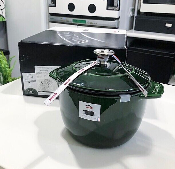 STAUB Enameled Cast Iron La Cocotte de Gohan M 16cm basil green JAPAN NEW RARE