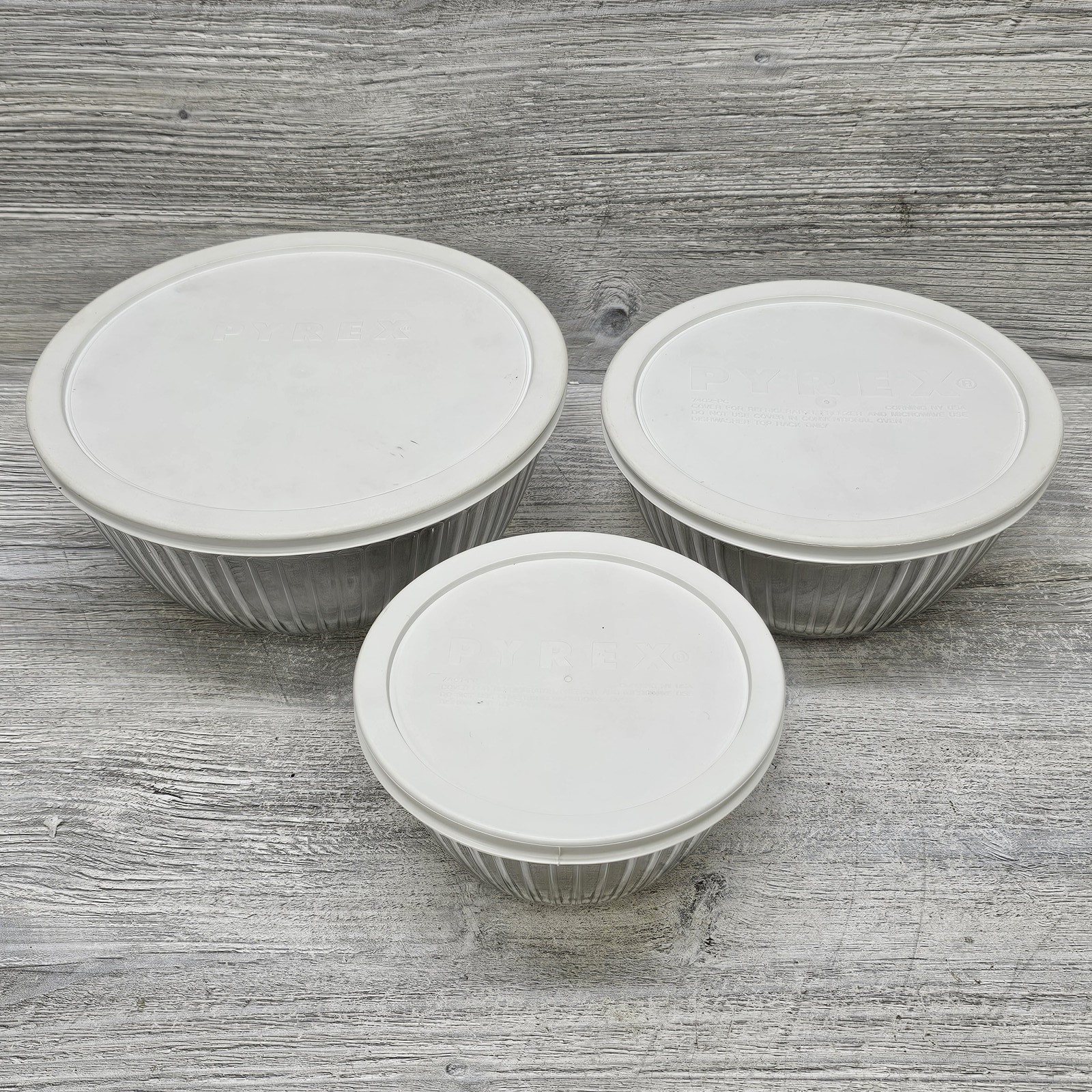 Pyrex Ribbed Glass Mixing Bowl Set with Lids 3 6 10 Cup Nesting Clear & White
