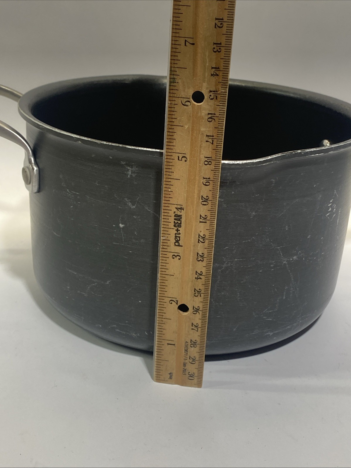 Member’s Mark 4Qt Saucepan Pour Spout Rim Anodized Dual Riveted Handles Heavy!